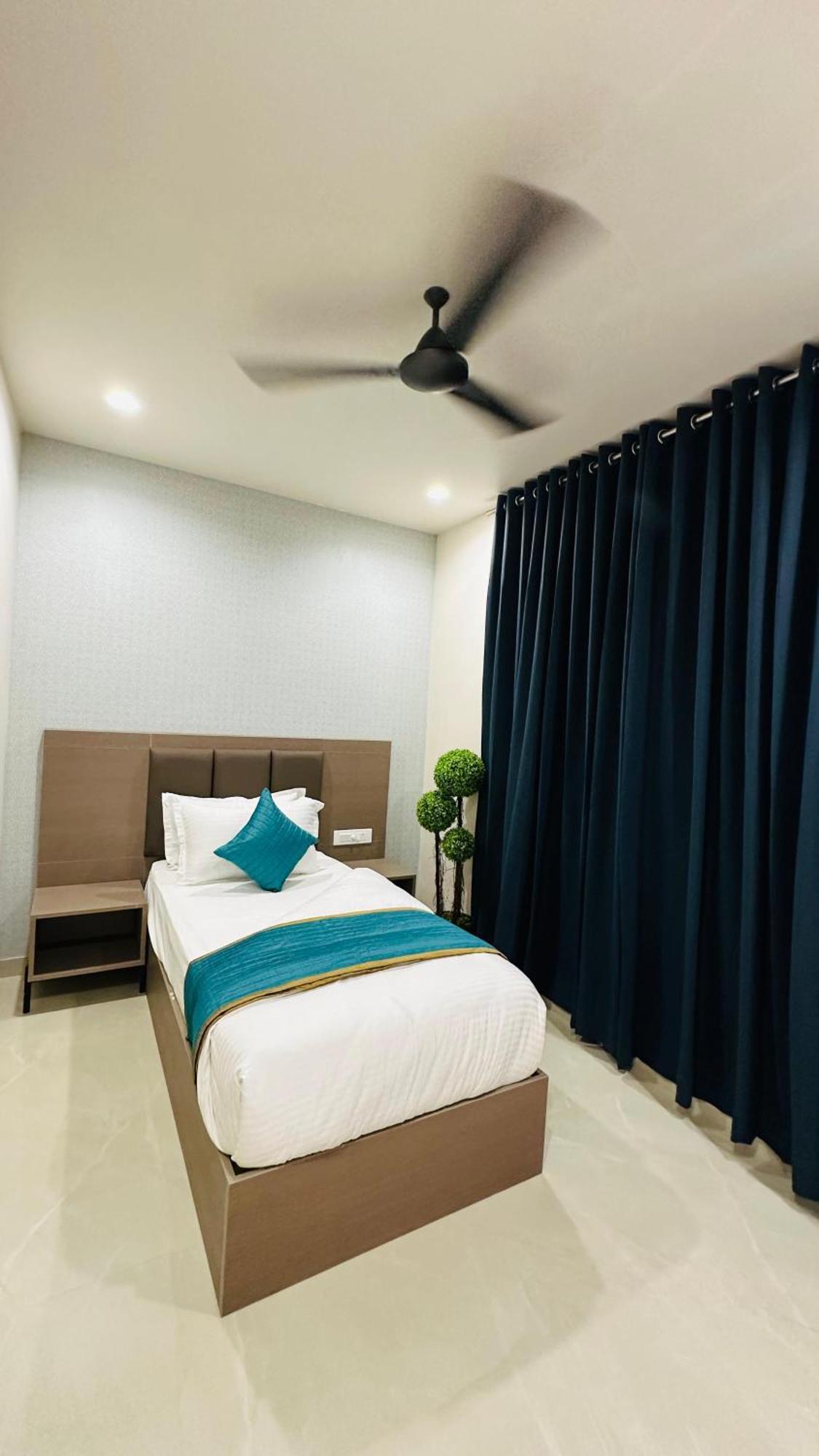 Hotel Shree Ji Inn キシャンガル エクステリア 写真
